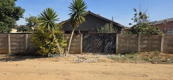 Walled & Gated 3-Bed Home in Marondera - Main En-suite