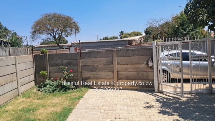 4bedroom house for rent