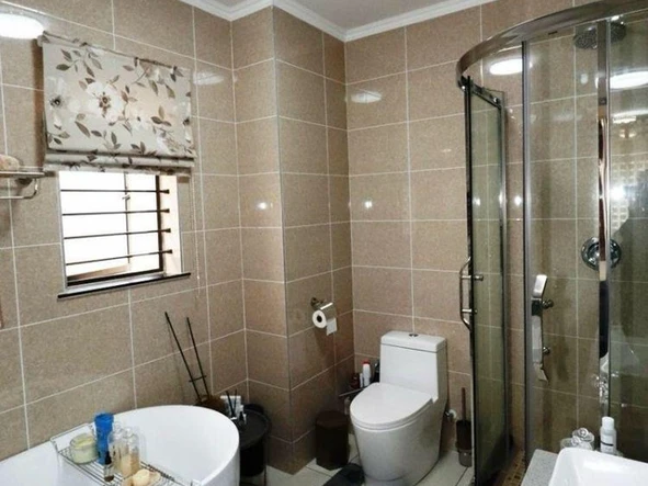 3 Bedroom Flat & Apartment