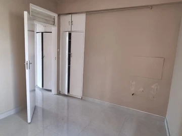 2 Bedroom Flat & Apartment