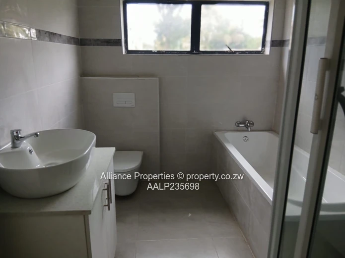 Newly Built 5-Bedroom Spacious, Stylish Cluster with Borehole in Strathaven 