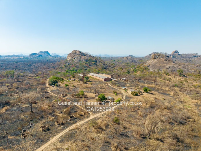 A Choice Of Two Farms - Banket / Rafingora