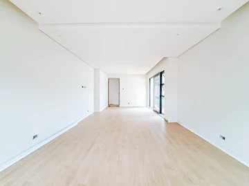 5 Bedroom Garden Flat
