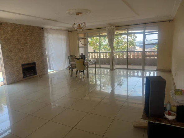 9 Bedroom House