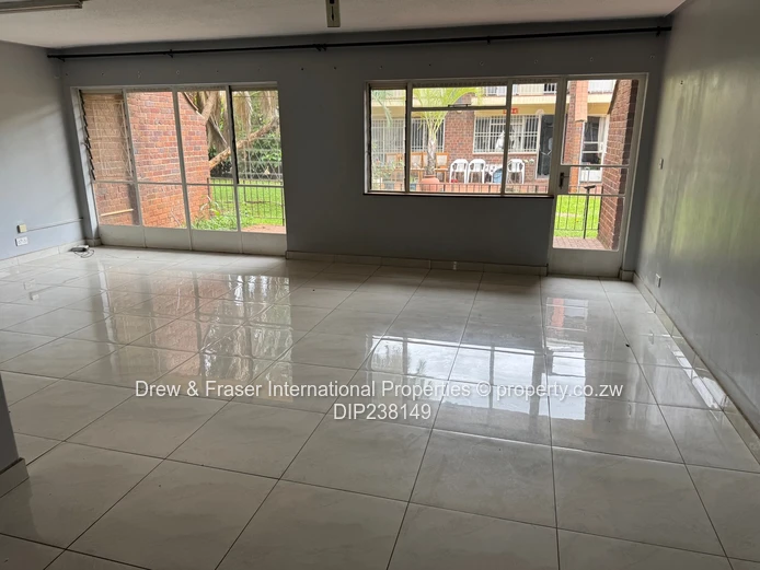 3 beds Duplex Flat available at Wansford Court for rent $1200