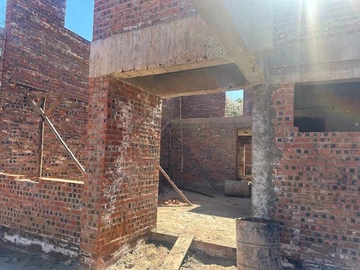 4 Bedroom Flat & Apartment