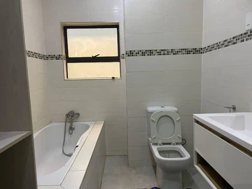 3 Bedroom Flat & Apartment