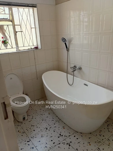 Double storey house and cottage to let  (Sole Mandate)