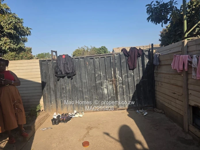 3-Bedroom House For Sale – Zengeza 1, Chitungwiza (Sole Mandate)