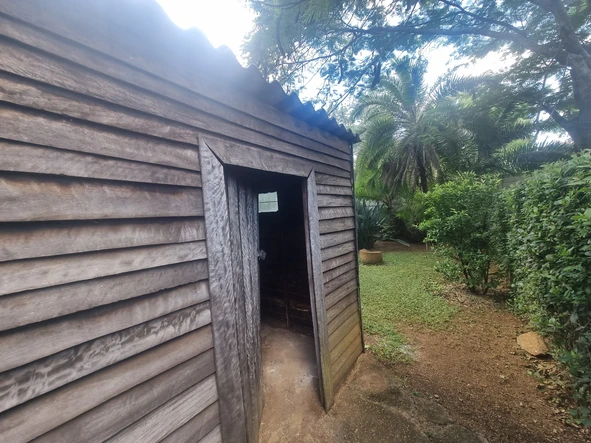 2 Bedroom Flat & Apartment