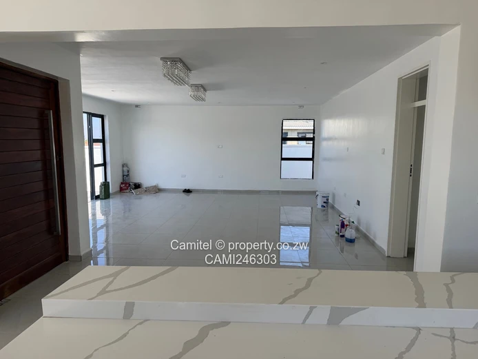 Spacious 4-Bed Arlington House w/ Borehole & Modern Kitchen
