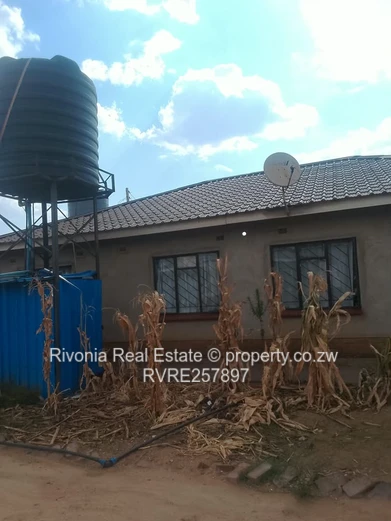 4-Bed House in Fidelity, Harare South — Borehole