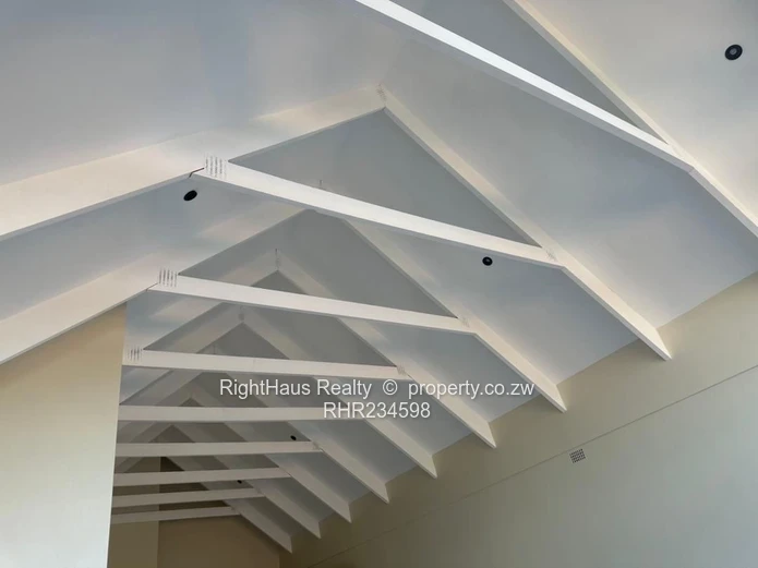 Secure And Convenient : 3 Bedroomed Apartment In Bluffhill