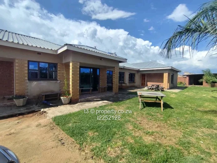 Neatly built Norton, Mwashuma  Park House 
