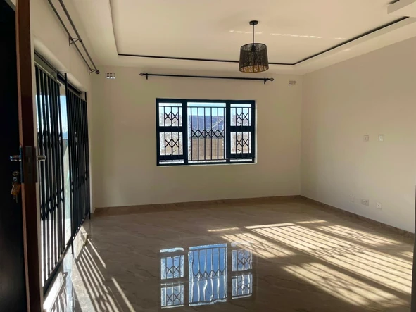 3 Bedroom Flat & Apartment