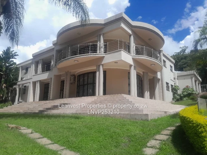 Umwinsidale double-storey for sale