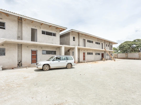 2 Bedroom Flat & Apartment