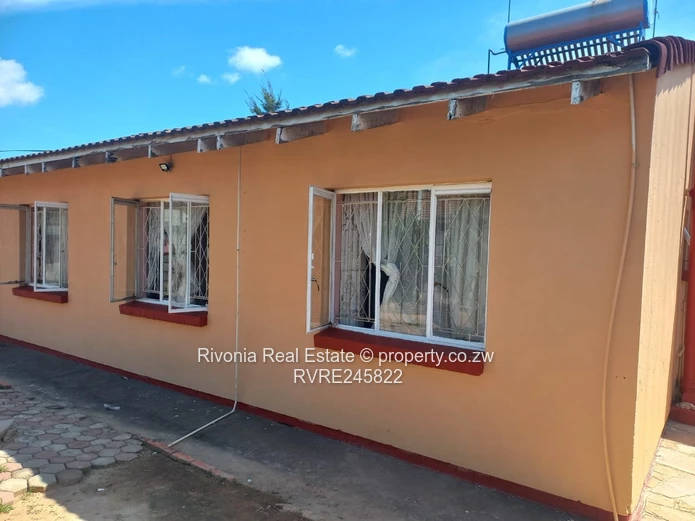 3-Bed Msasa Park Home — Paved Yard, Tank & Security