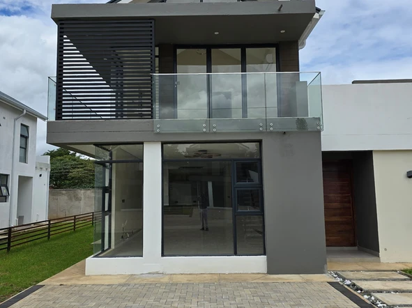 3 Bedroom Flat & Apartment
