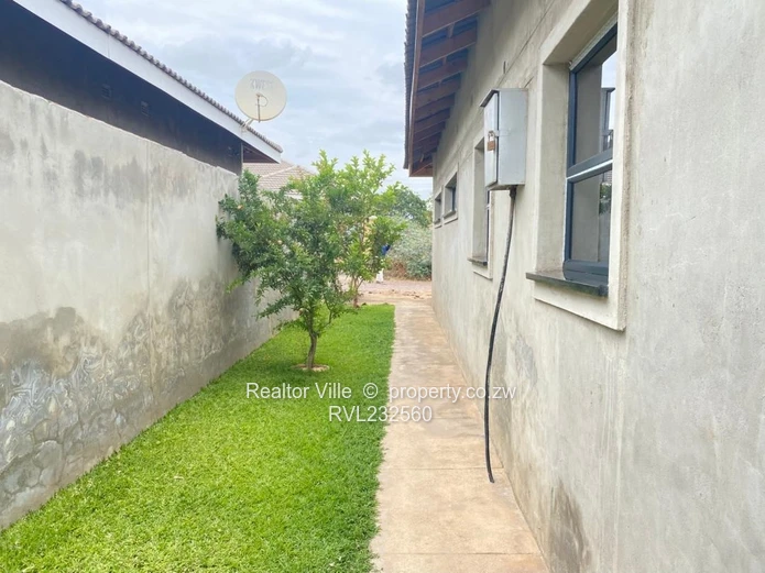 Modern 4-Bed Home in Waterfalls — Walled, Garage, Garden