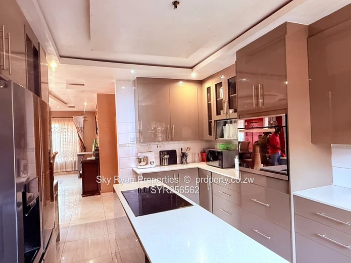 5-Bedroom Family Home For Sale - Madokero ?? Corner Property