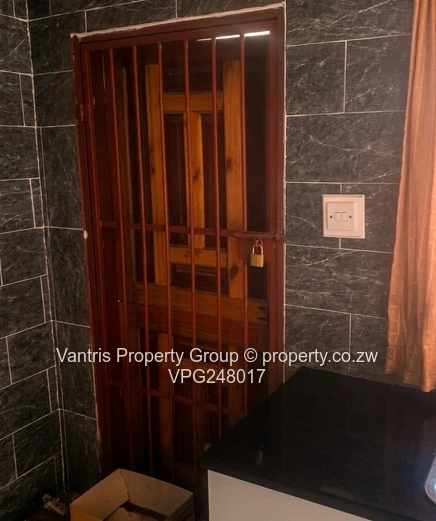 Glen Norah A house for sale