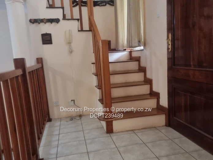 Charming 3-Bedroom Home to let in Helensvale.