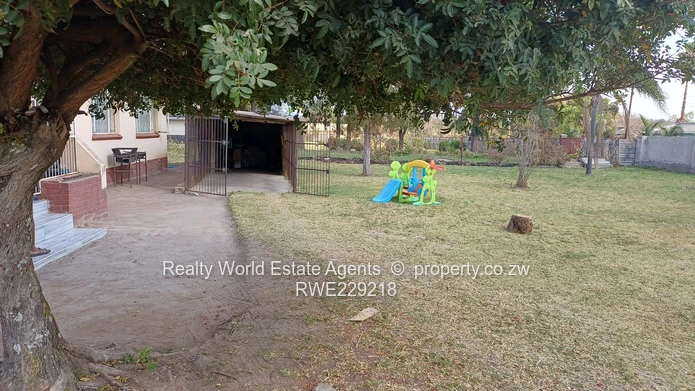 Hatfield House for Sale