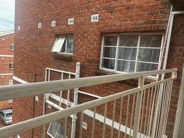 2 Bedroom Flat & Apartment