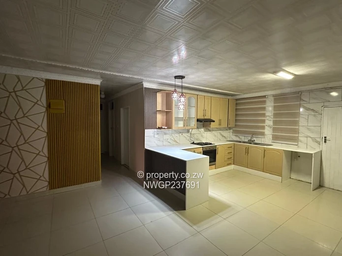 Selbourne Park 3-Bed Townhouse with Garage & Garden