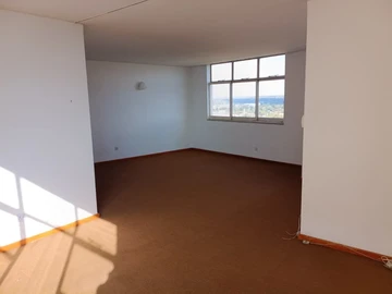 2 Bedroom Flat & Apartment
