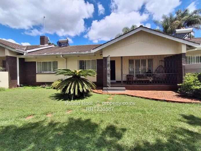 Neat 3 Bed Flat To Rent In Avondale