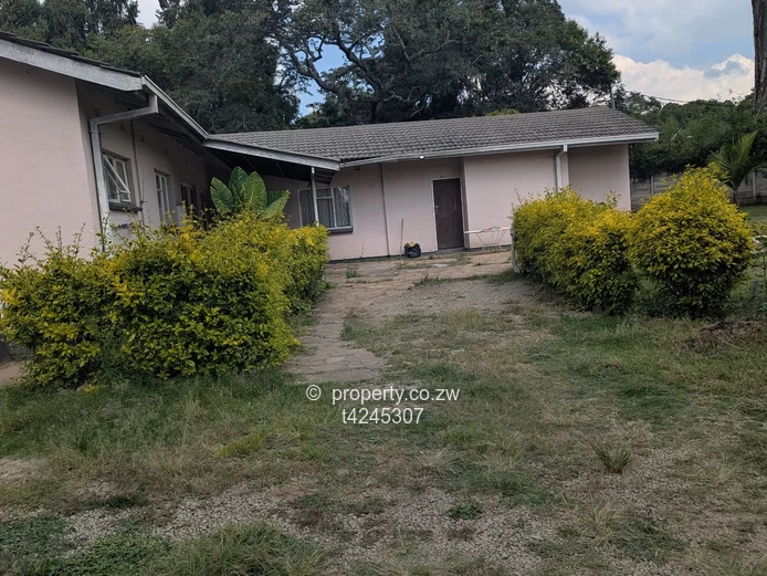 Chisipite 3 bedroom house to rent 