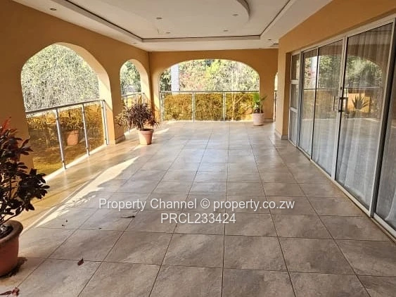 Mount Pleasant 8-Bed Home - Spacious Verandah & Garden