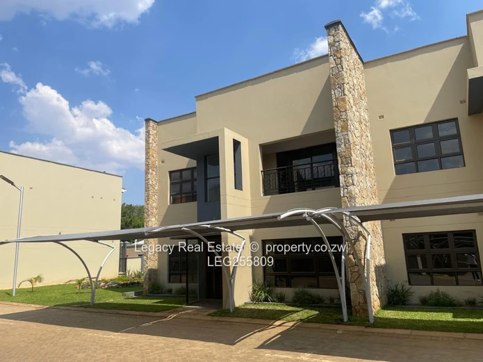 Golden Stairs 3bed duplex - En-suite & Borehole