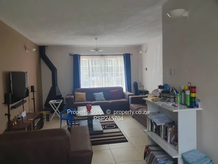 Duplex Flat in Northern Suburb   (Sole Mandate)