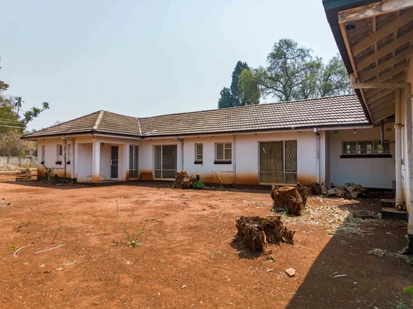 6 Bedroom House