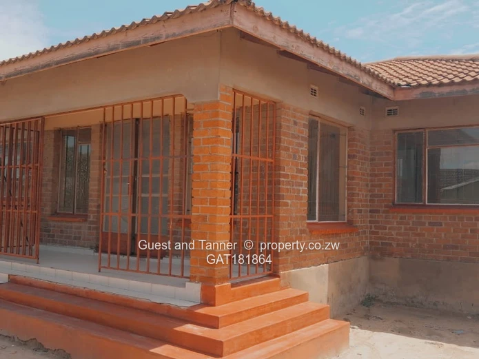 5 Bed House in Mainway Meadows