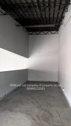 A warehouse to let in Ardbennie 