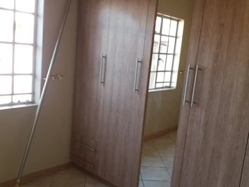 2 Bedroom Flat & Apartment