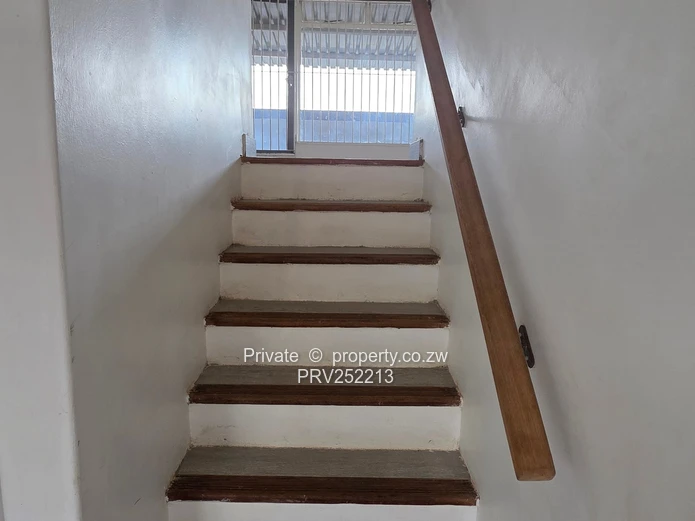 Fully Renovated 2-Bedroom Garden Flat to Rent in Greystone Park – Tranquil Living Among  Trees
