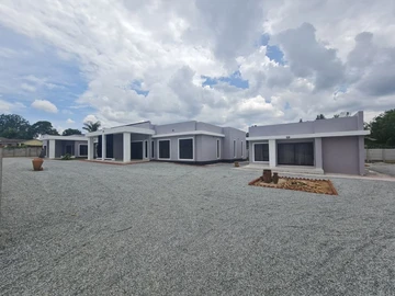 3 Bedroom Garden Flat