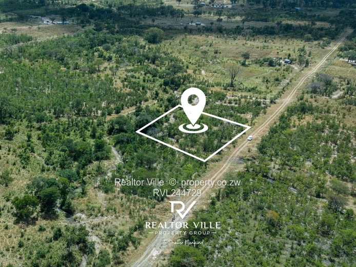 10,200 m² Plot for sale in Kadoma