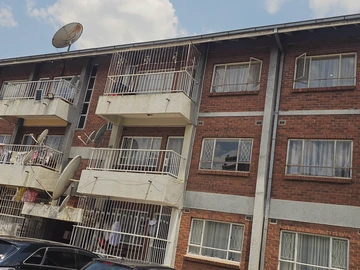 2 Bedroom Flat & Apartment