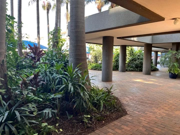 3 Bedroom Flat & Apartment