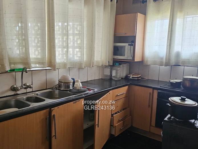 Mabelreign 3-Bed House — Garden, Garage & Staff