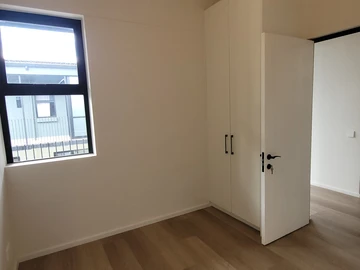 2 Bedroom Flat & Apartment