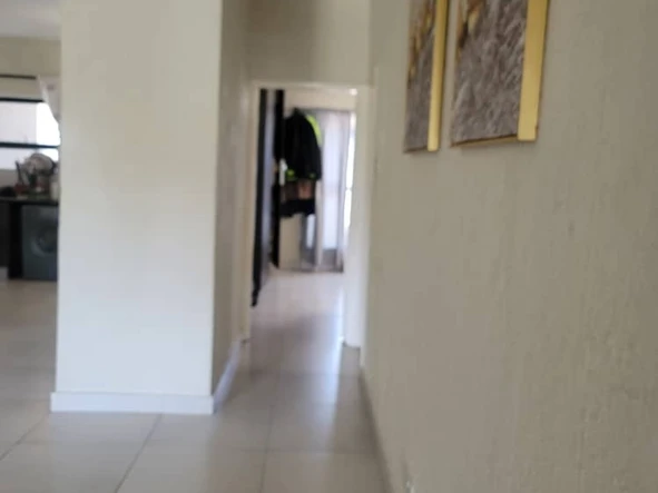 2 Bedroom Flat & Apartment