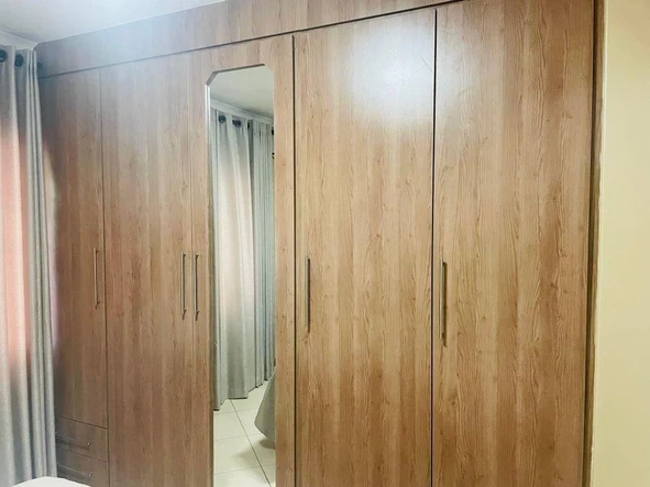 2 Bedroom Flat & Apartment