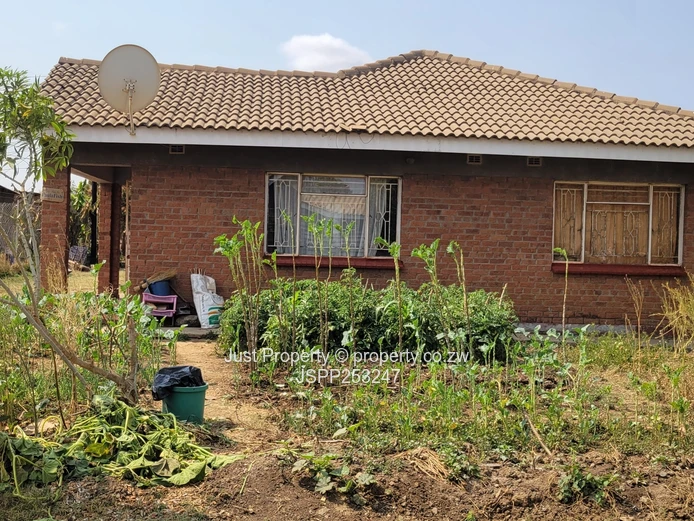 5 bedroomed house with 2 bedroom cottage 